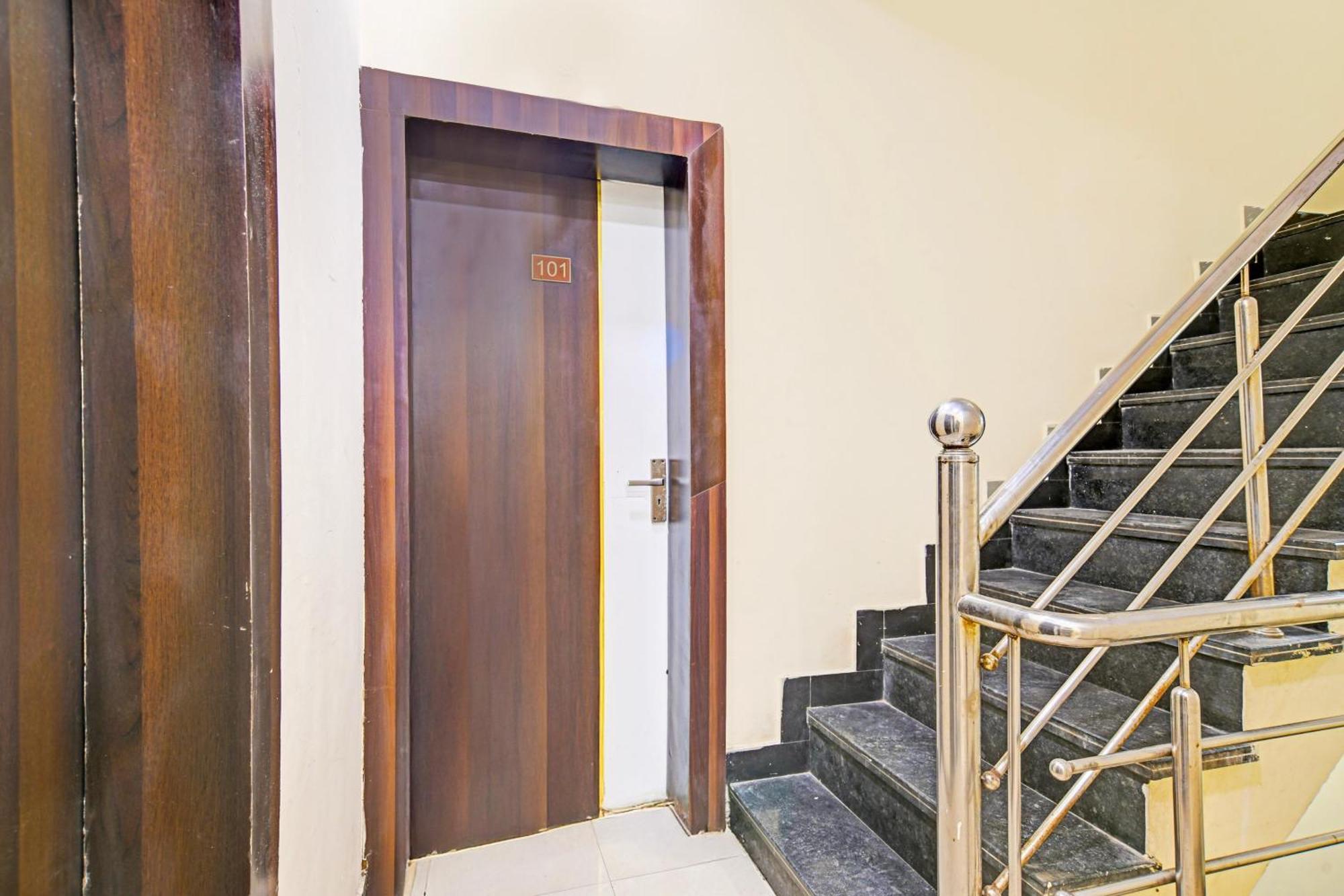 Super Hotel O Hanuman Naka Ujjain Formerly Krishna Palace Ngoại thất bức ảnh