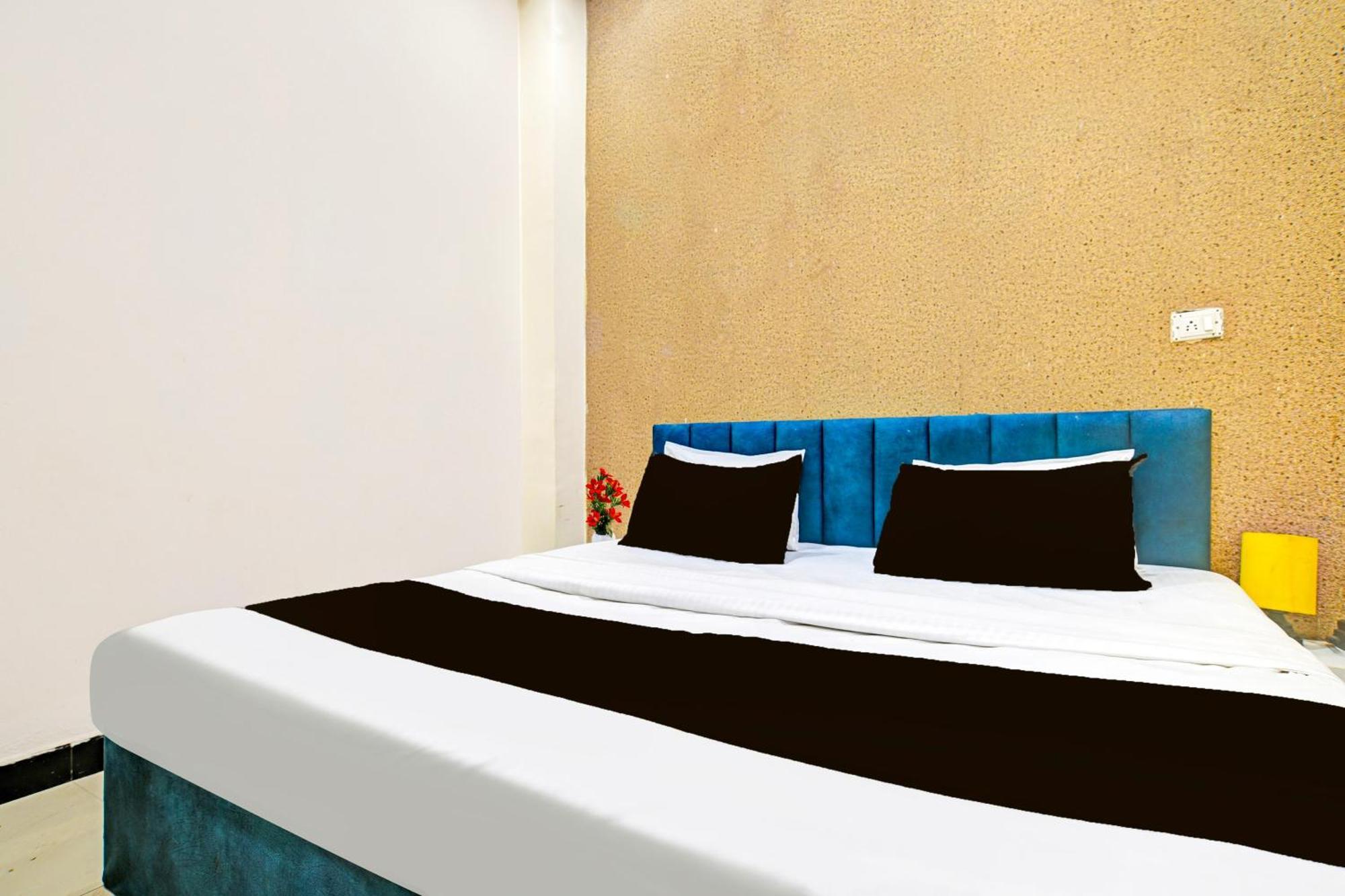 Super Hotel O Hanuman Naka Ujjain Formerly Krishna Palace Ngoại thất bức ảnh